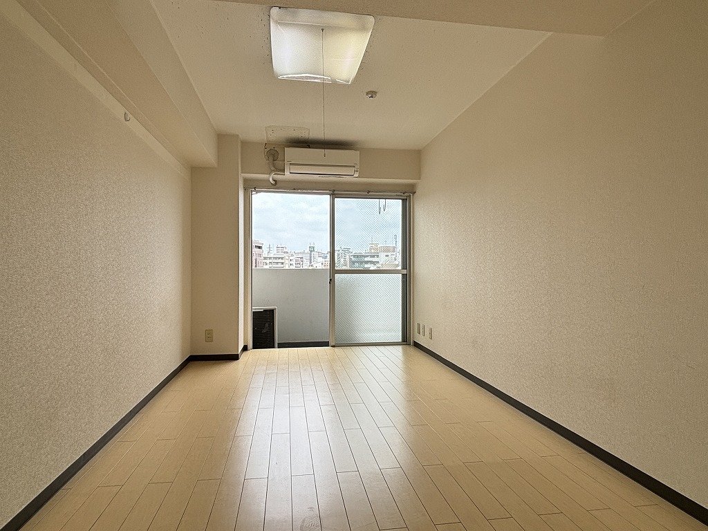 居室・リビング　東向き前面棟無し陽当り良好。