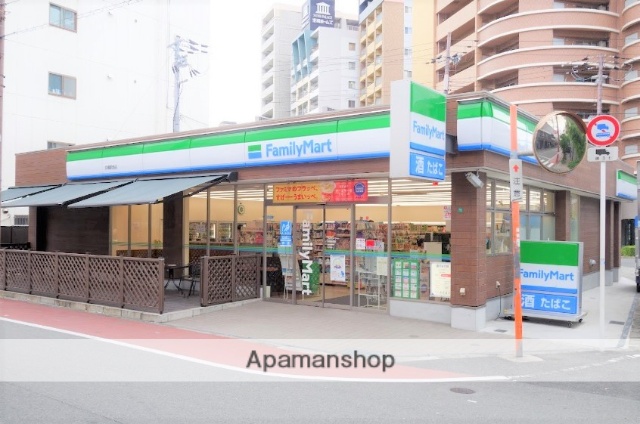 コンビニ　ファミリーマート（コンビニ）まで388m