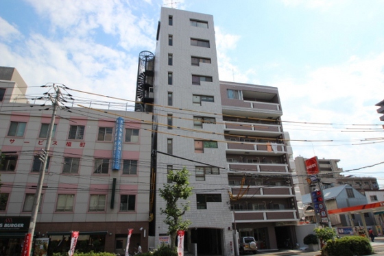 広島市中区榎町のマンションの建物外観