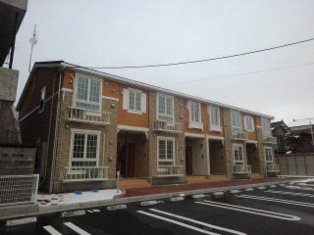 新発田市大栄町のアパートの建物外観