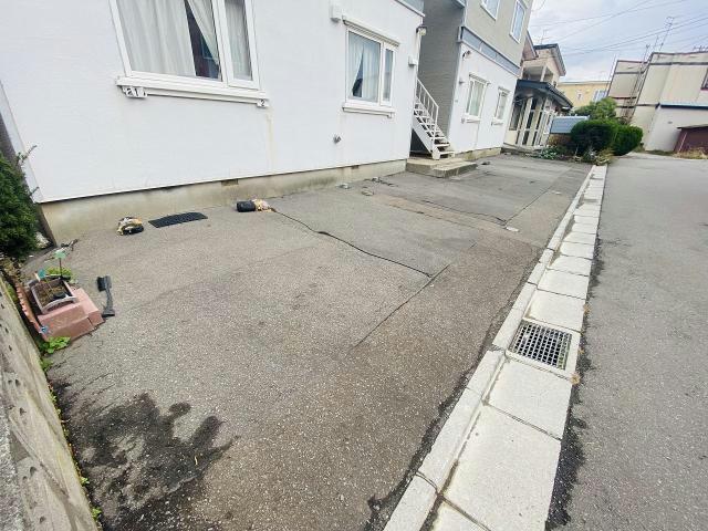 駐車場　駐車場