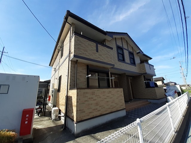 新居浜市八幡のアパートの建物外観