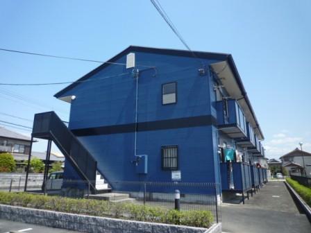 伊勢市小俣町本町のアパートの建物外観