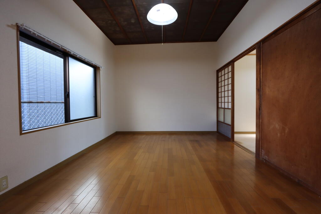 新須賀町2丁目貸家の居間写真