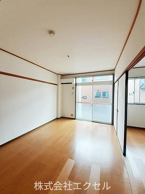 居室・リビング　明るい室内です。