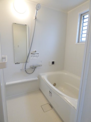 バス・シャワールーム　水回りはリフォーム済みです。