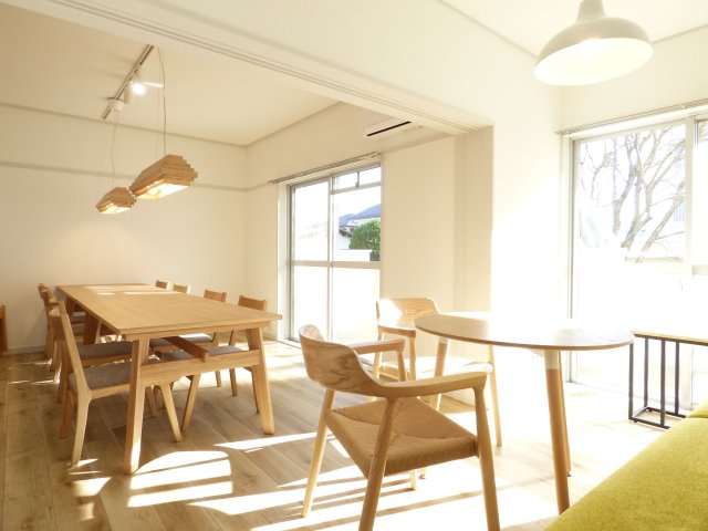 その他共有部分　1室を共用部へと改修した「みんなのへや」は、入居者が使えるキ