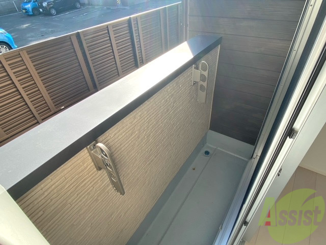 バルコニー　バルコニーも日当たり良く、お洗濯がはかどりそうです