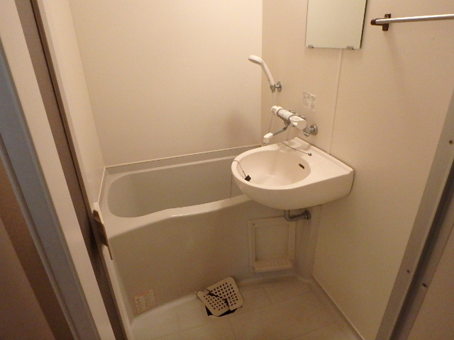 バス・シャワールーム　バス