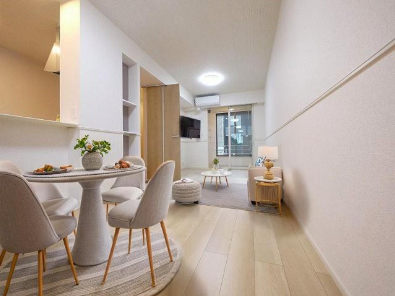 居室・リビング　CGで家具等を配置したもので家具等は含まれません