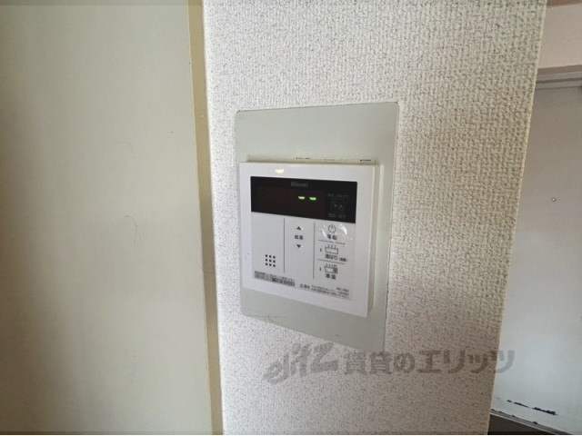 その他設備　給湯器リモコン