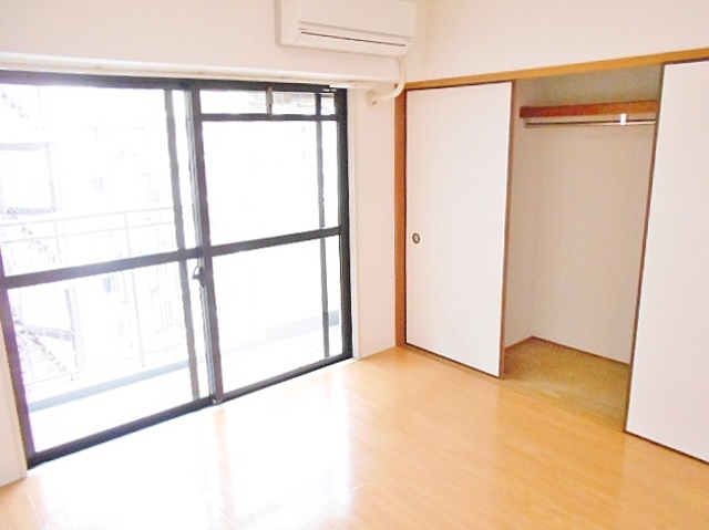 その他部屋・スペース　洋室６帖・エアコン・収納