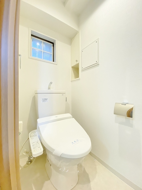 トイレ　温水洗浄便座