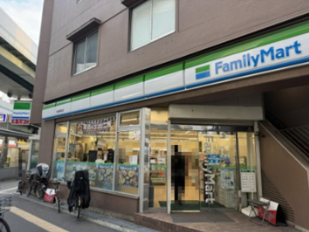 コンビニ　ファミリーマート 阿波座駅前店（コンビニ）まで406m