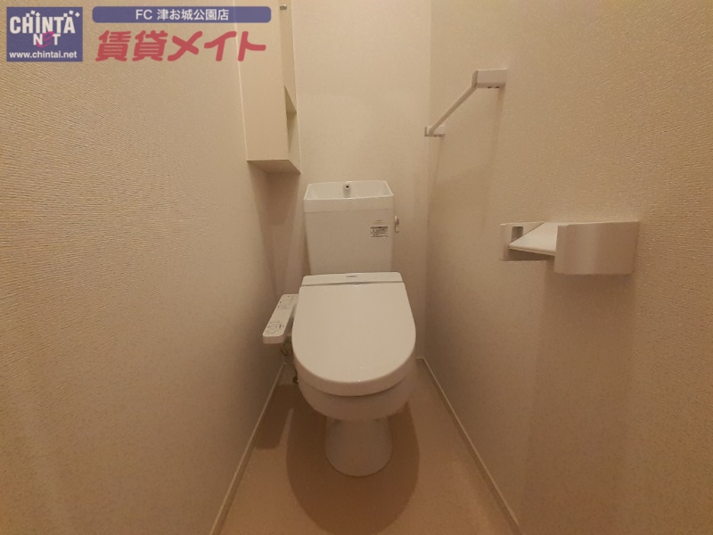 トイレ　同一物件の別部屋の写真です