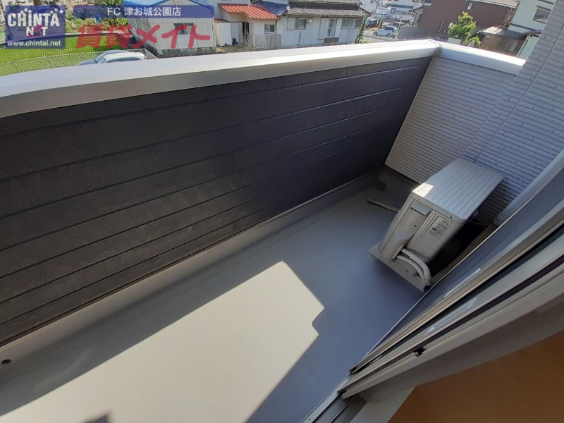 バルコニー　同一物件の別部屋の写真です