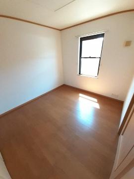 居室・リビング　室内