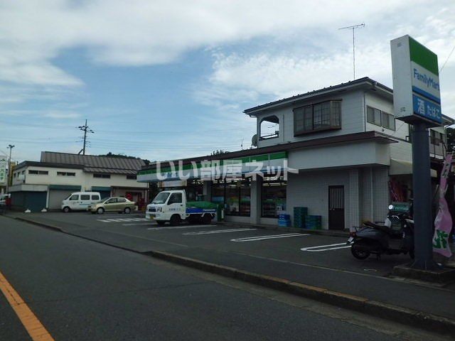 コンビニ　ファミリーマート 八王子川口町店（コンビニ）まで827m
