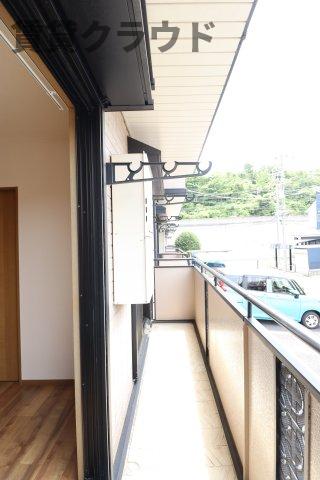 バルコニー　バルコニーからの眺めを楽しみながら食事をしませんか