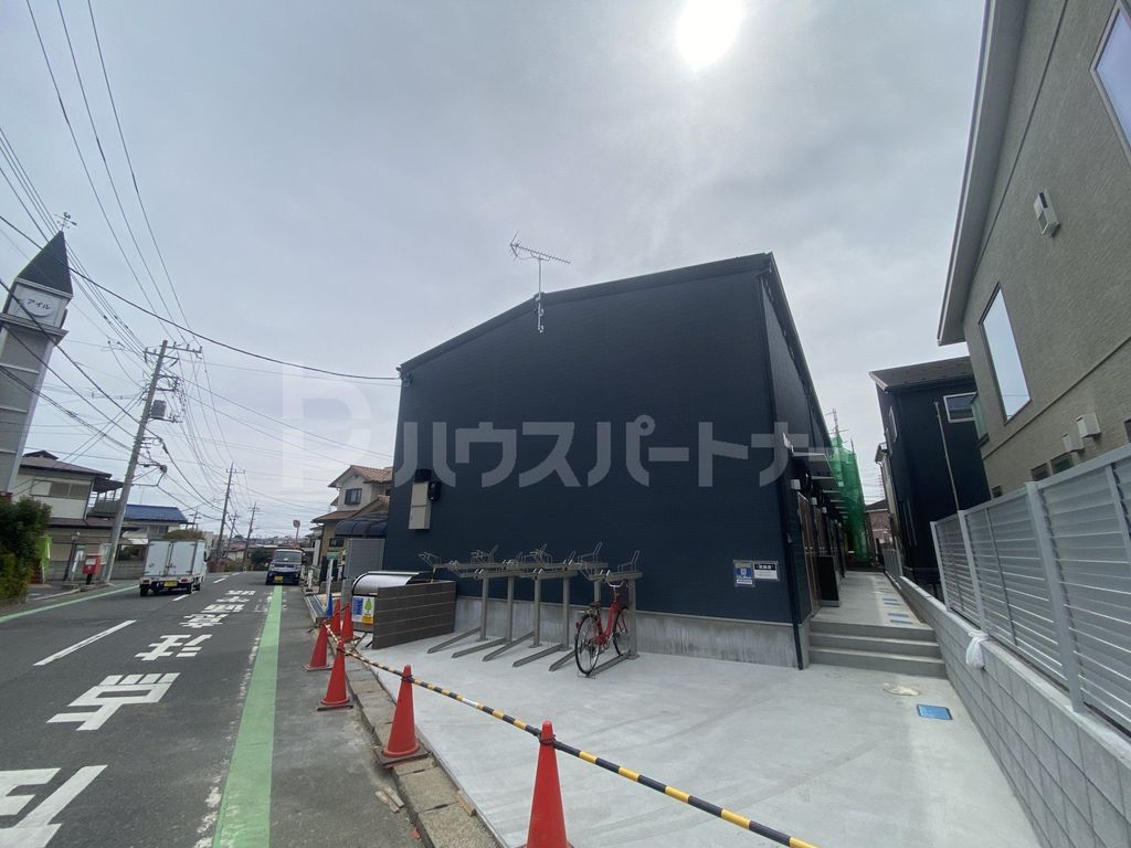 エントランス　駐車場