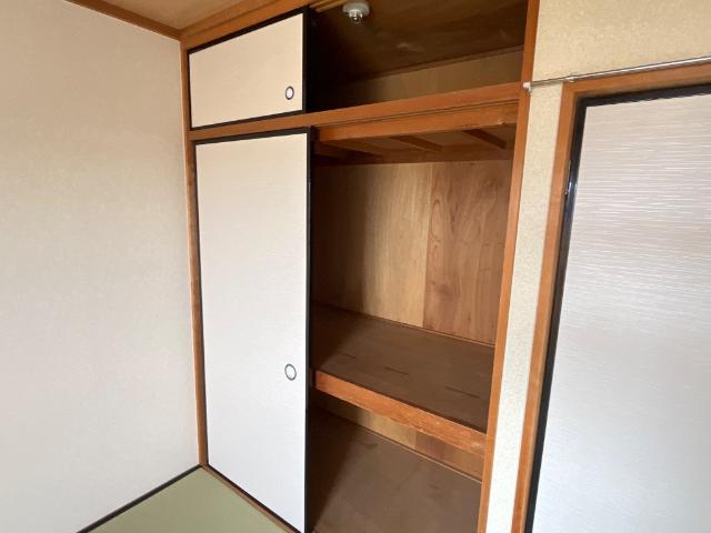 収納　押入れ