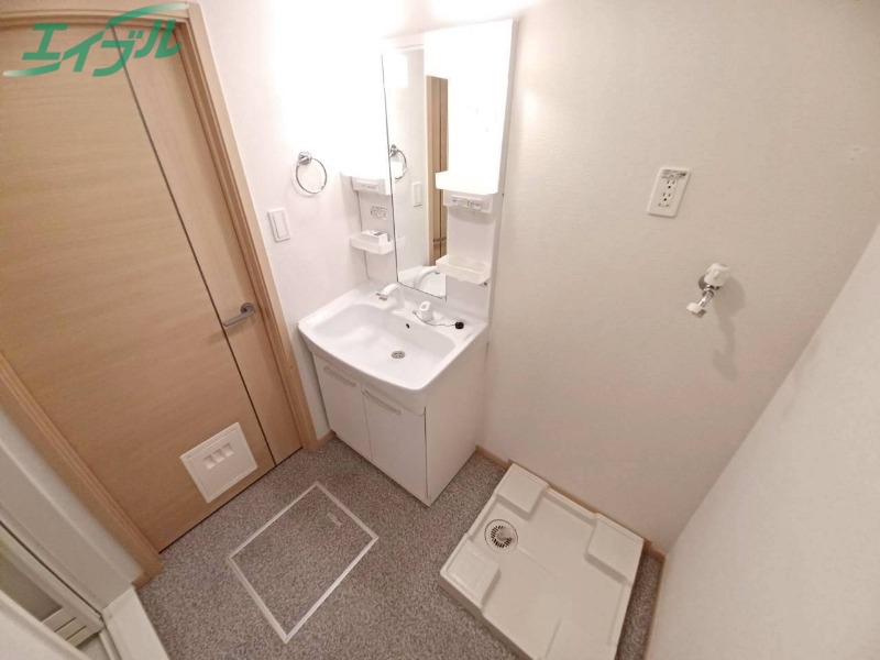 洗面設備　反転タイプ参考写真