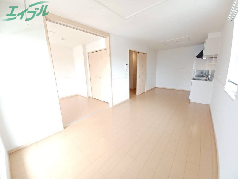 居室・リビング　反転タイプ参考写真