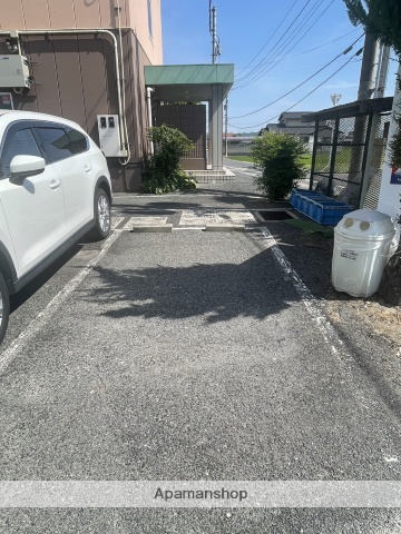 駐車場　エントランス