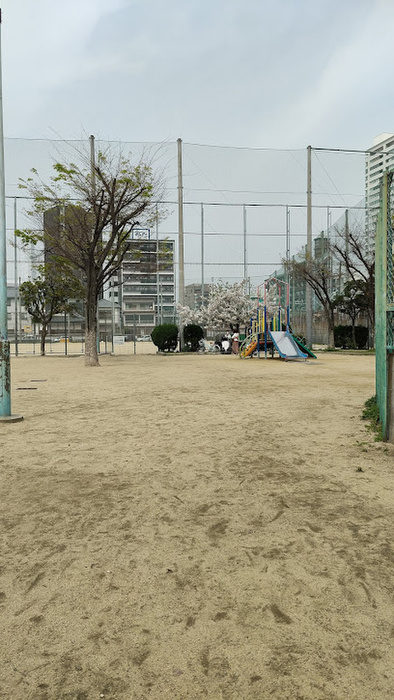 公園　吉野町公園（公園）まで74m