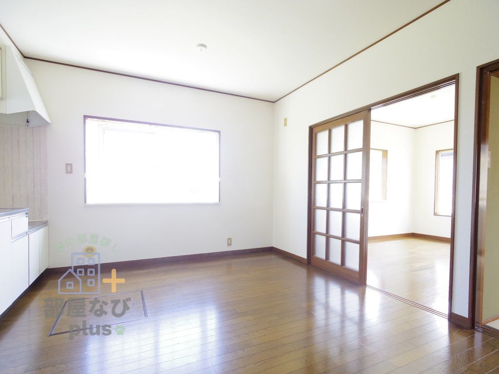 居室・リビング　※他号室写真です