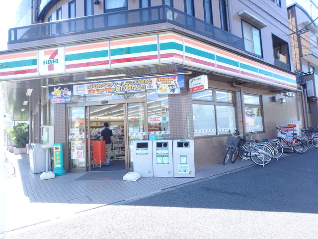 コンビニ　セブンイレブン足立島根店（コンビニ）まで663m