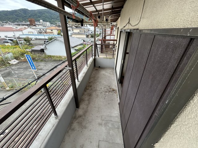 バルコニー　バルコニーからの眺めを楽しみながら食事をしませんか