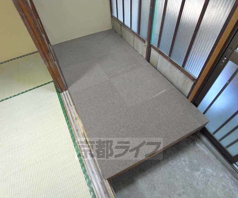 その他部屋・スペース　明るい廊下です。