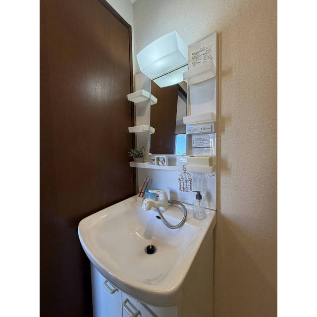 洗面設備　洗髪可能なシャンプードレッサーです♪