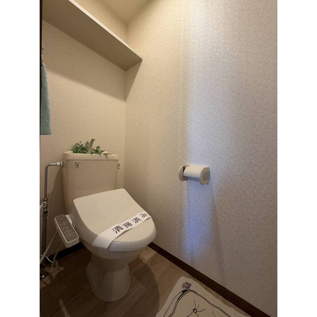 バス・シャワールーム　洗浄・暖房機能付き便座です♪