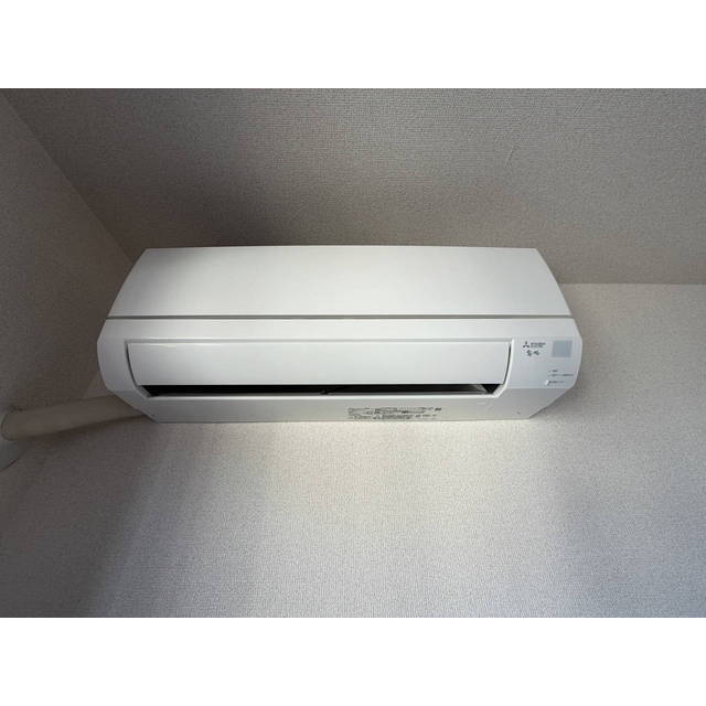 その他設備　洋室に１基エアコン設置済