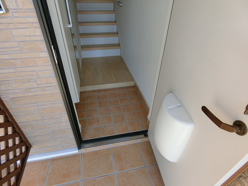 玄関　同型タイプ（反転）