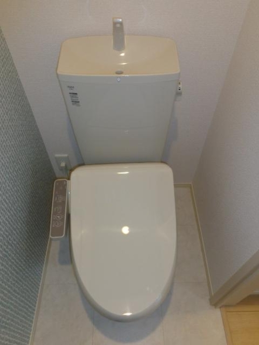 トイレ　温水洗浄暖房便座