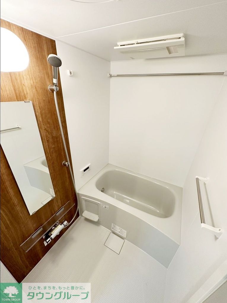 バス・シャワールーム　※同間取り別号室写真（床建具の色が異なる場合有）