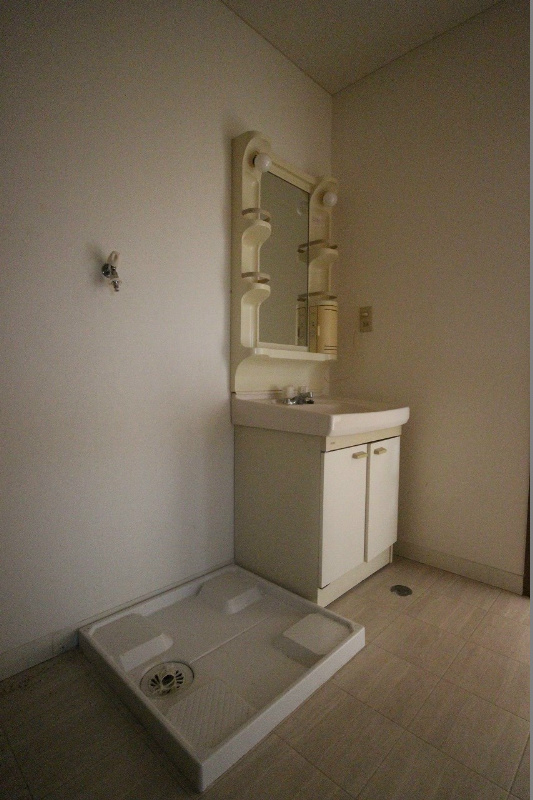 洗面設備　広い脱衣所