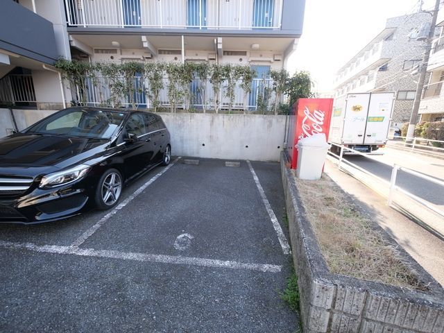 駐車場　★駐車スペースの様子★