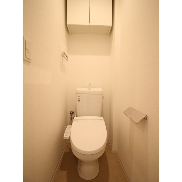 トイレ　温水洗浄暖房便座