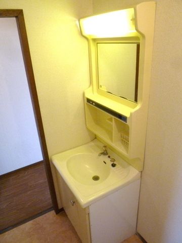 洗面設備　独立洗面台です