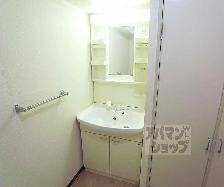 洗面設備　独立洗面台です。