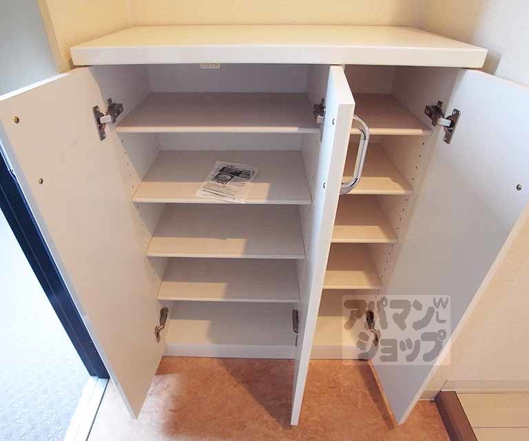 収納　靴箱です。