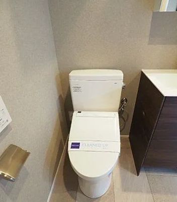 トイレ　反転タイプ