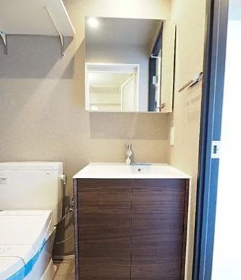 洗面設備　反転タイプ