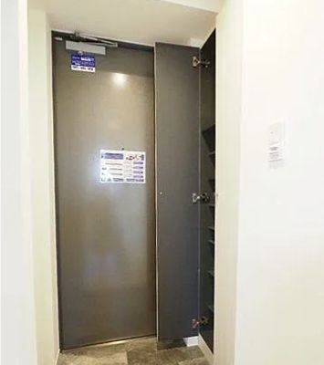 玄関　反転タイプ