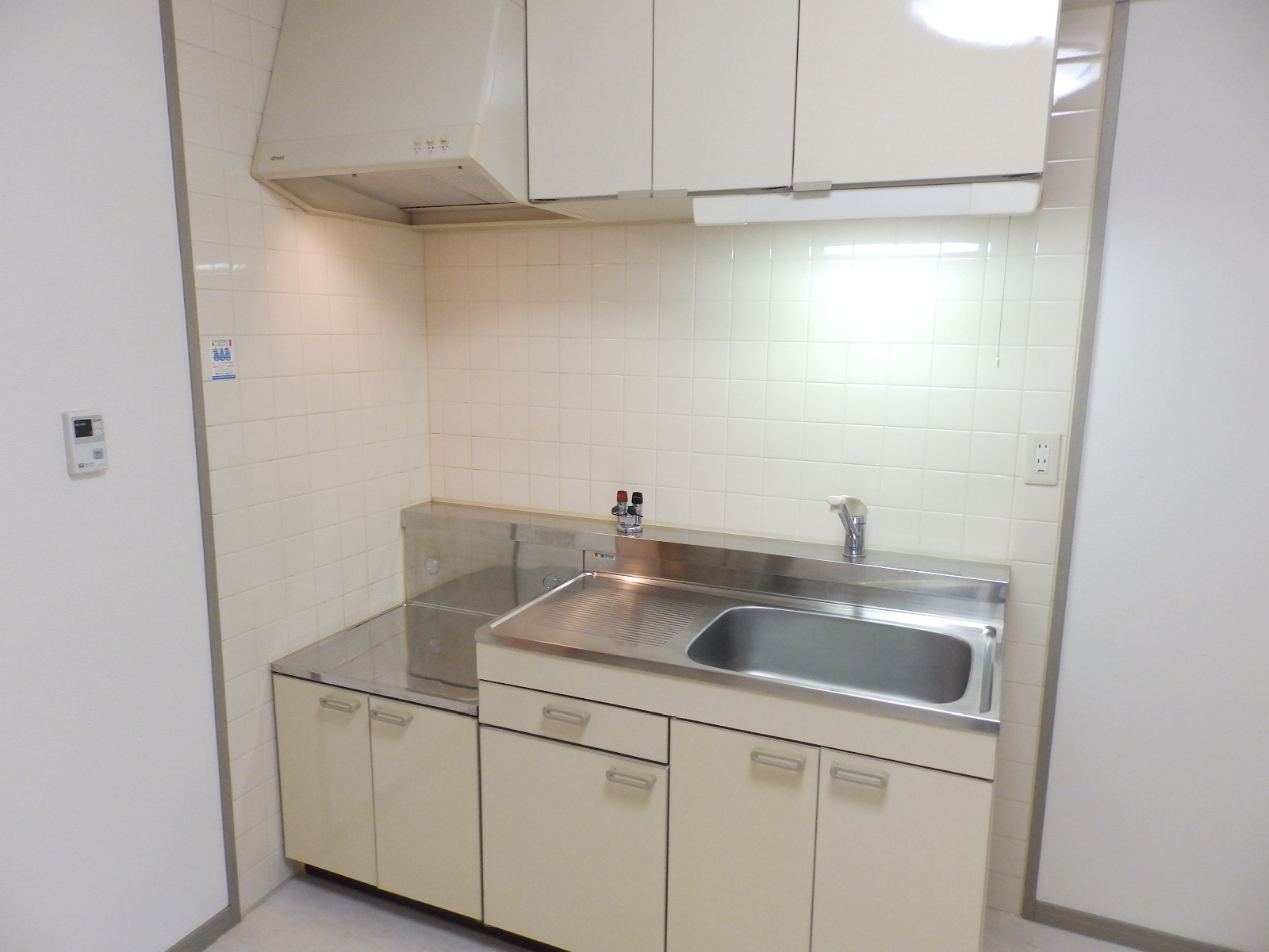 キッチン　コンロはご準備ください