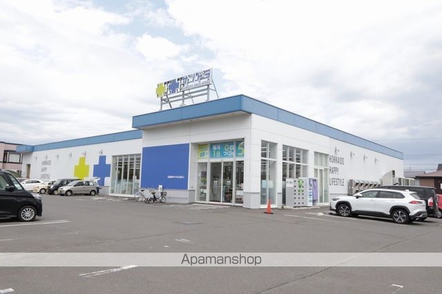 コンビニ　ファミリーマート苫小牧澄川町店（コンビニ）まで750m